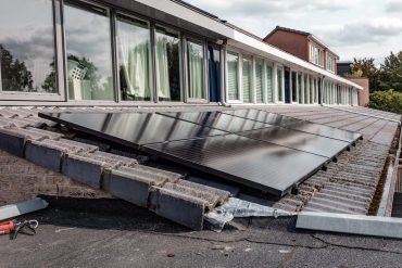 Réduire sa facture d'électricité grâce à l'autoconsommation et au stockage solaire
